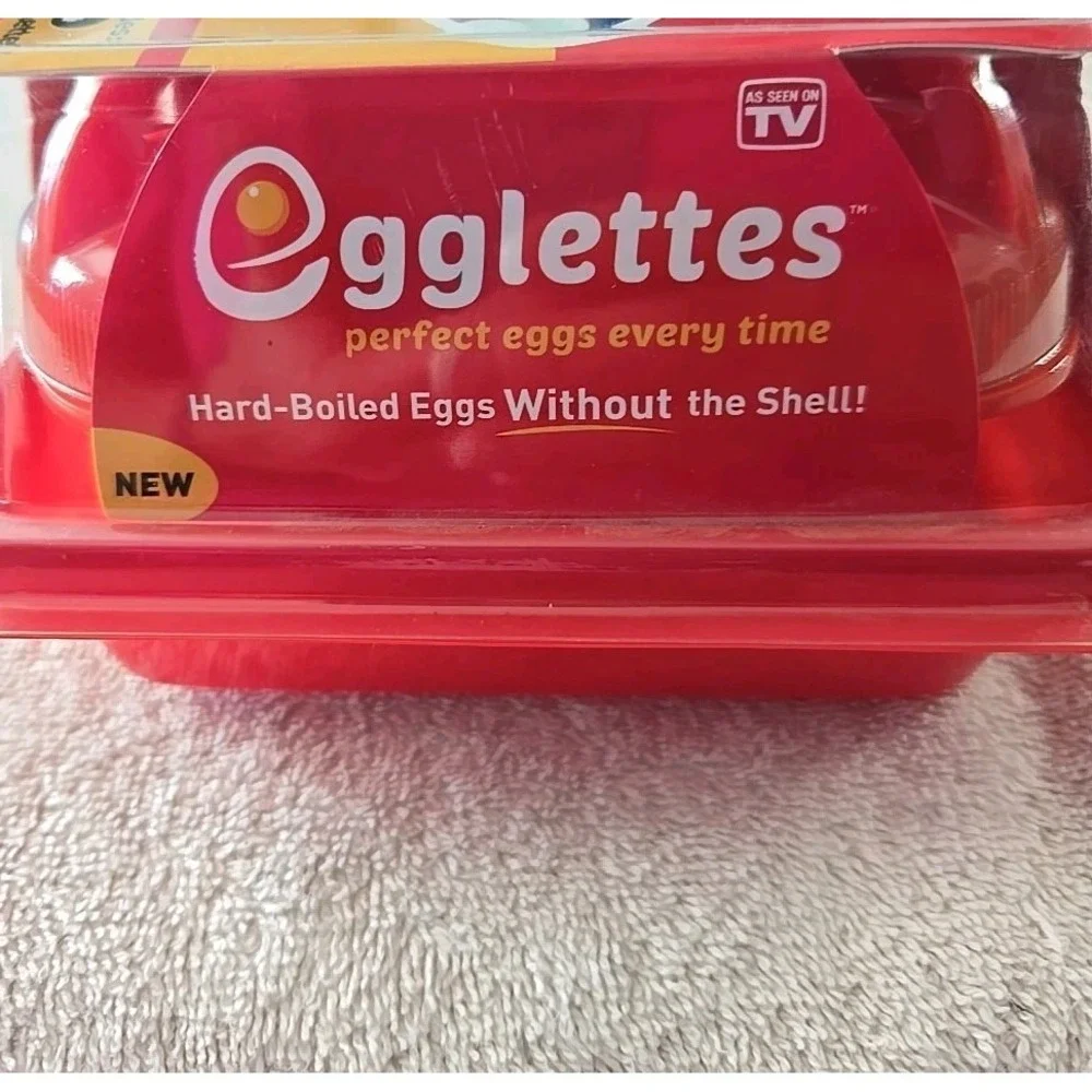Egglets Hard-Boiled Eggs Without the Shell 4 Included New in Box‎